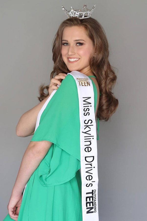 Amelia+Anderson+won+first+place+in+Miss+Skyline+Drive%E2%80%99s+Outstanding+Teen+pageant%2C+and+poses+proudly+with+her+sash+and+crown.+%0A%09Photo+by+Kimberly+Needles+Photography.%0A