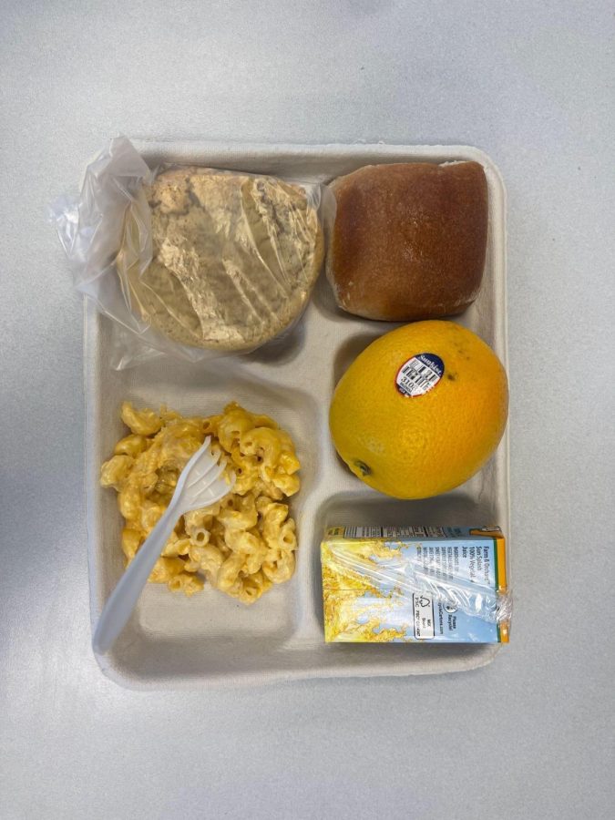 A 2022/2023 Loudoun County High School lunch… but dont be fooled, the cookie cost extra! The FDA currently requires all schools in the U.S. to serve a fruit and vegetable each day, along with a milk or juice. 
Photo by Rachel Edger