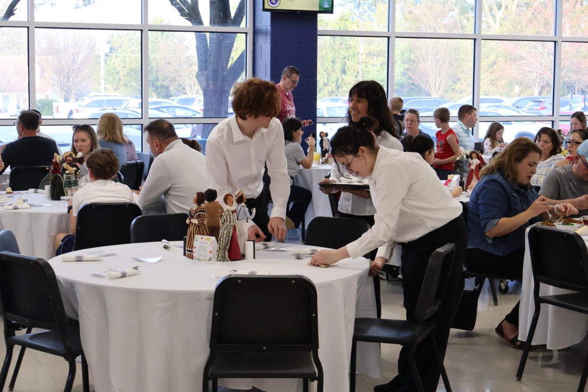 LCHS hosts annual community table